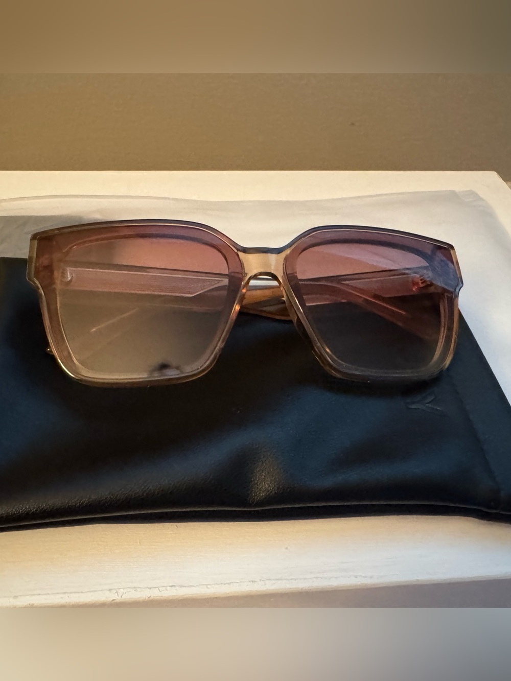 QUAY Drive In Square Sunglasses – Case Included - Picture 8 of 16